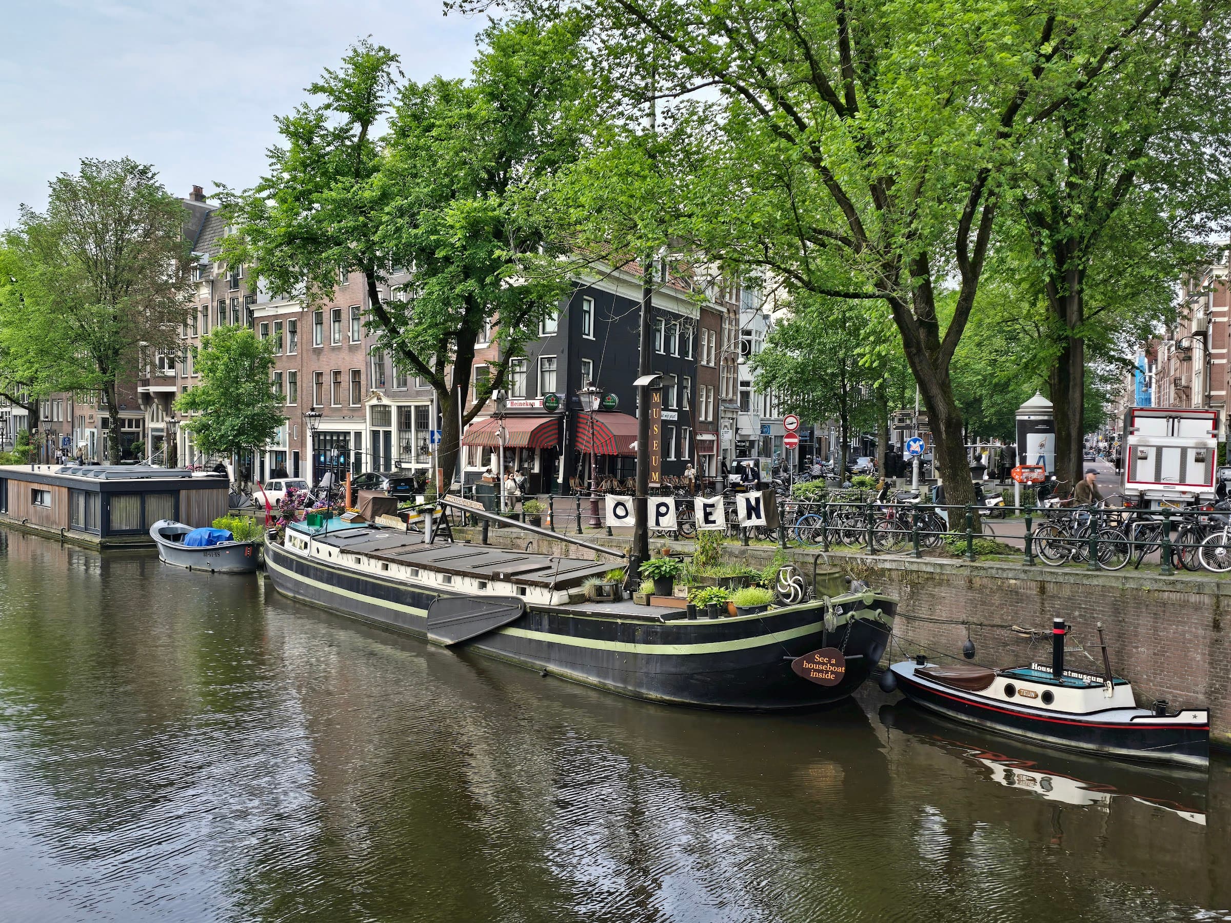 Houseboat Museum — Hidden gem in 9 Straatjes Amsterdam